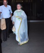 Jaya Bachchan snapped at airport on 19th March 2016